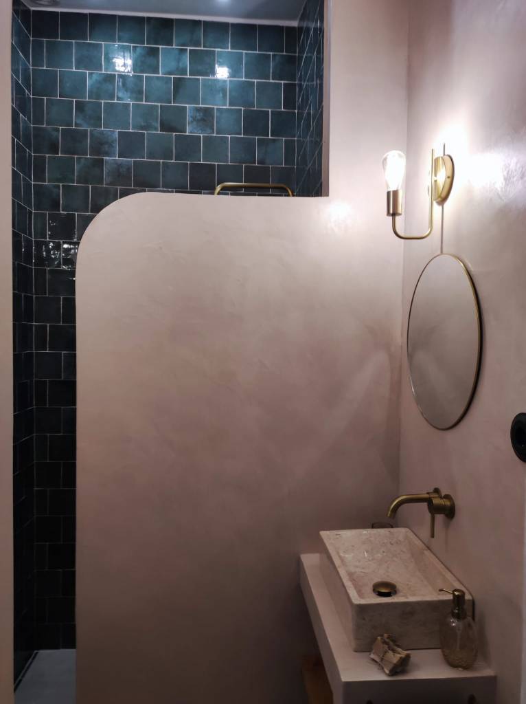 Baño compartido , ducha casa Paraíso