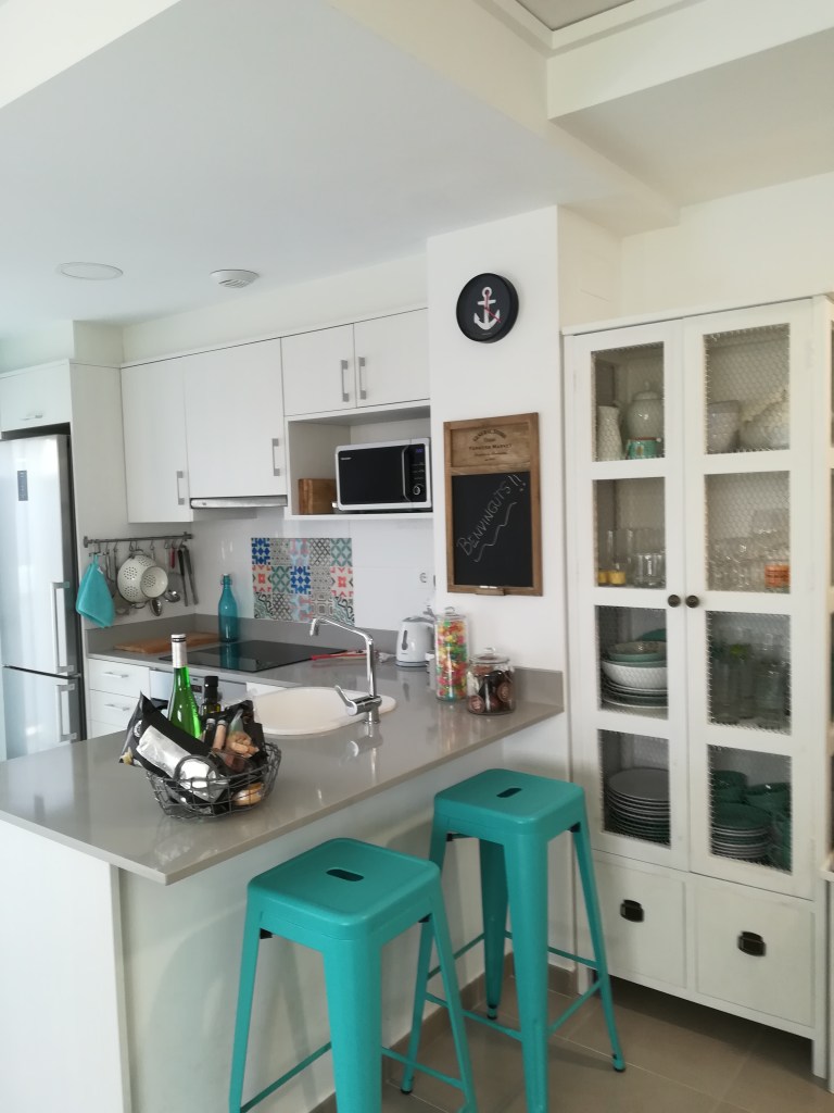 Otra foto de la cocina del apartamento Paraiso Beach