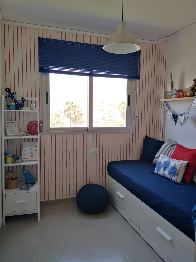 Habitación con cama nido apartamento Paraíso Beach