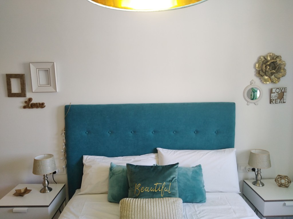 Habitación principal apartamento Paraíso Beach, cama matrimonio.