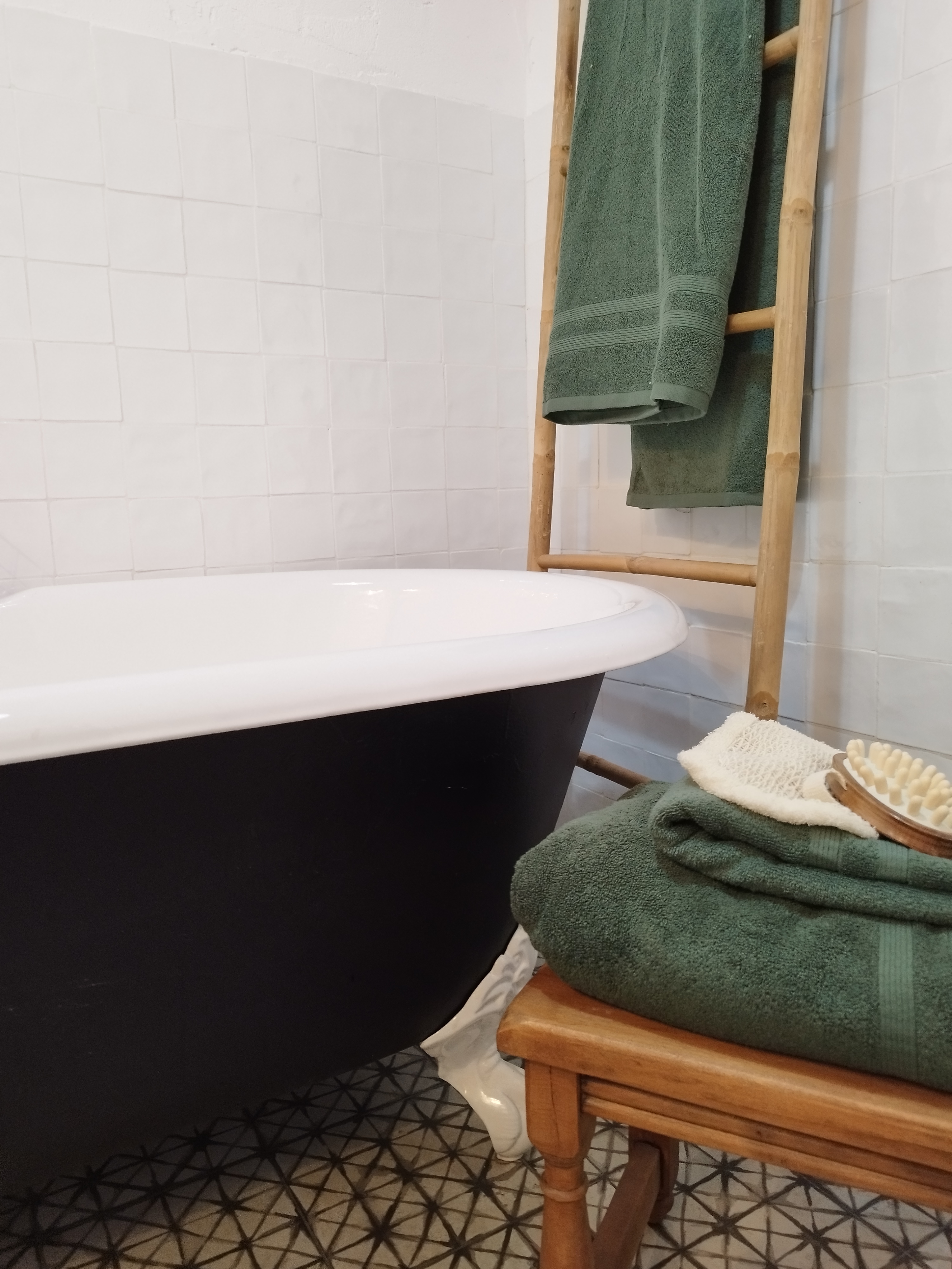 Bañera con Patas en el baño en Suite de la habitación principal casa Paraíso Navas