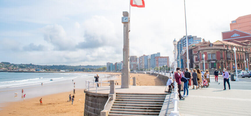 Escalerona, en la playa de San Lorenzo Gijón