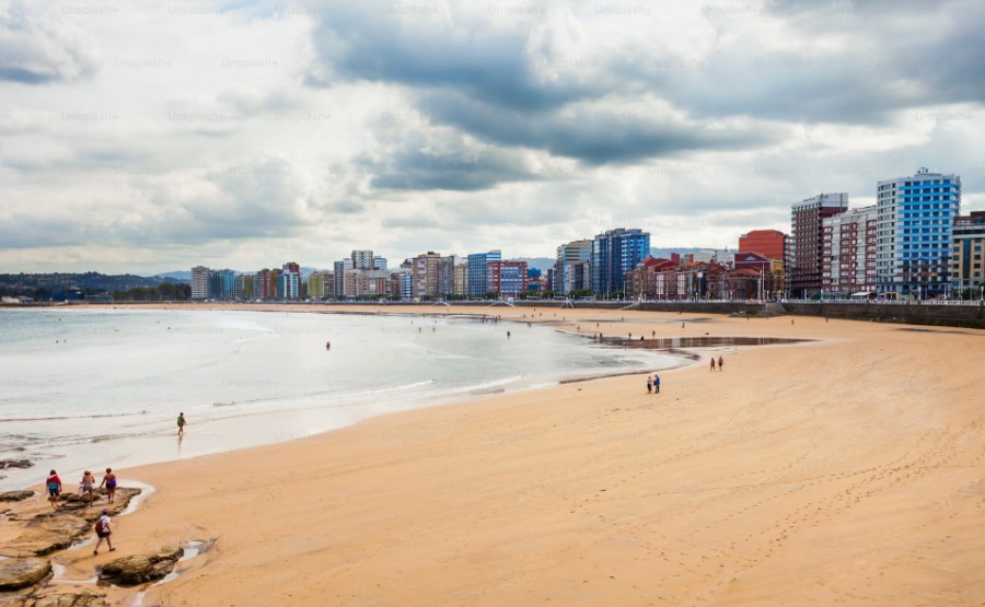 Playa de San Lorenzo, Gijón